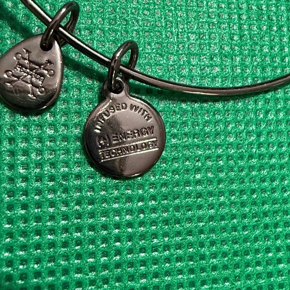 AlexandAni mermaid tail fine rocks midnight silver bracelet - Picture 5 of 8